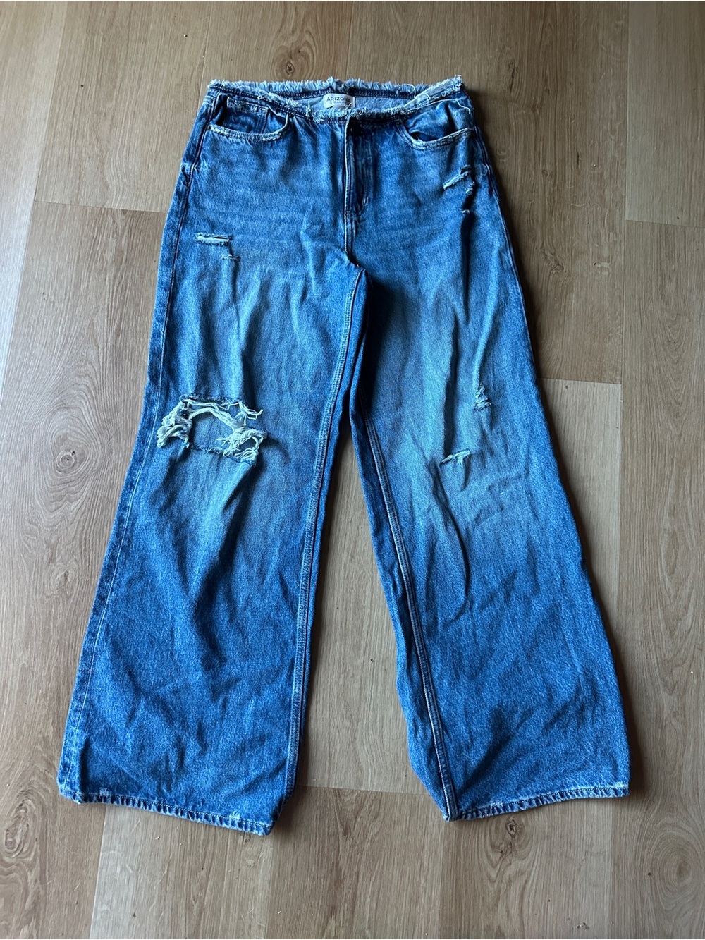 Arizona Distressed Denim jeans